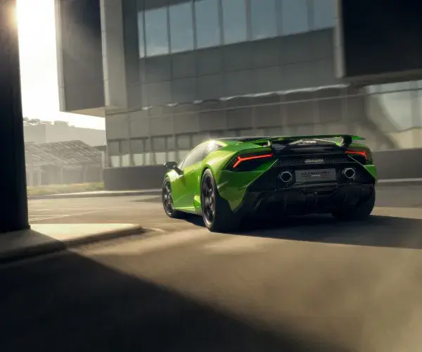 Lamborghini Huracán Tecnica schuin achter