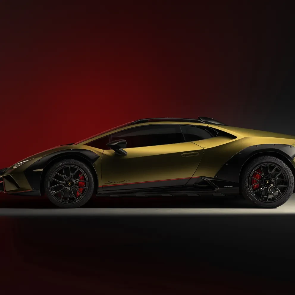 Lamborghini Huracán Sterrato zijaanzicht