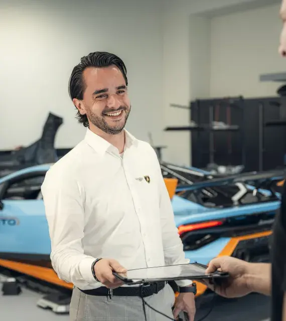 Portretfoto Julien van Strien Lamborghini Rotterdam