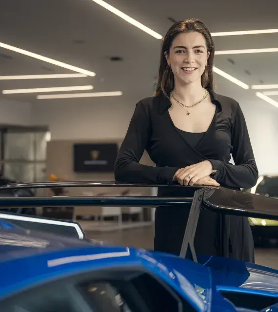 Portretfoto Anouk van Houwelingen - van Splunteren Lamborghini Rotterdam