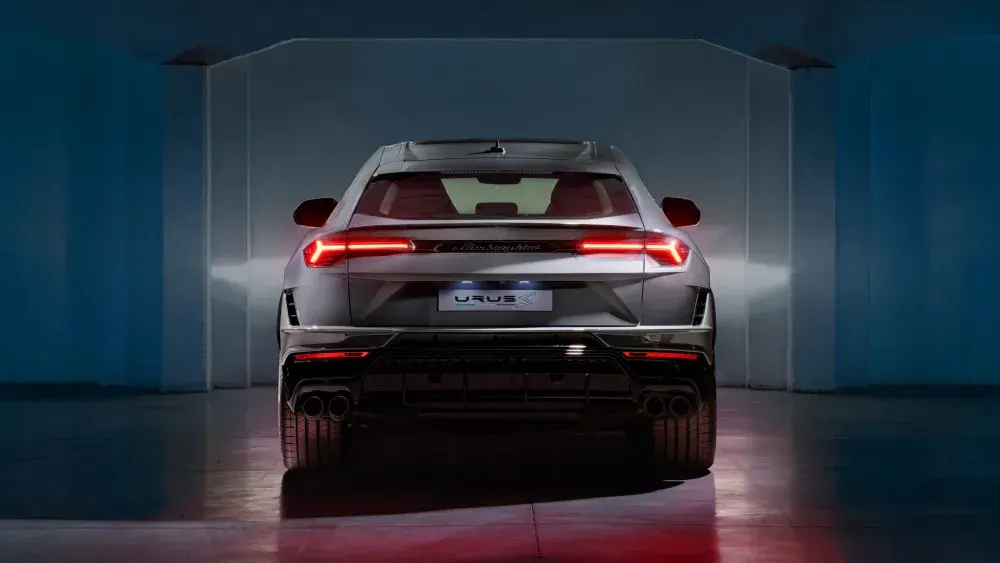 Lamborghini Urus S achteraanzicht